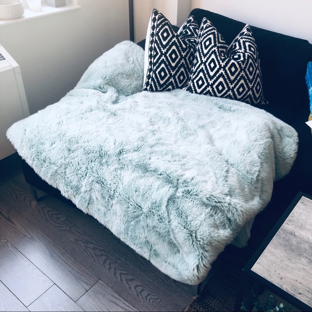 Anthropologie Throw blanket